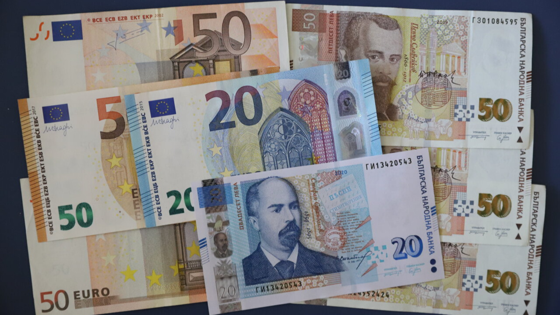 Изловиха 550 фалшиви банкноти