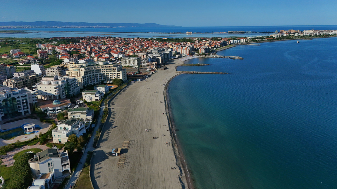 Bulgaria loses over 70,000 Israeli tourists due to Middle East conflict