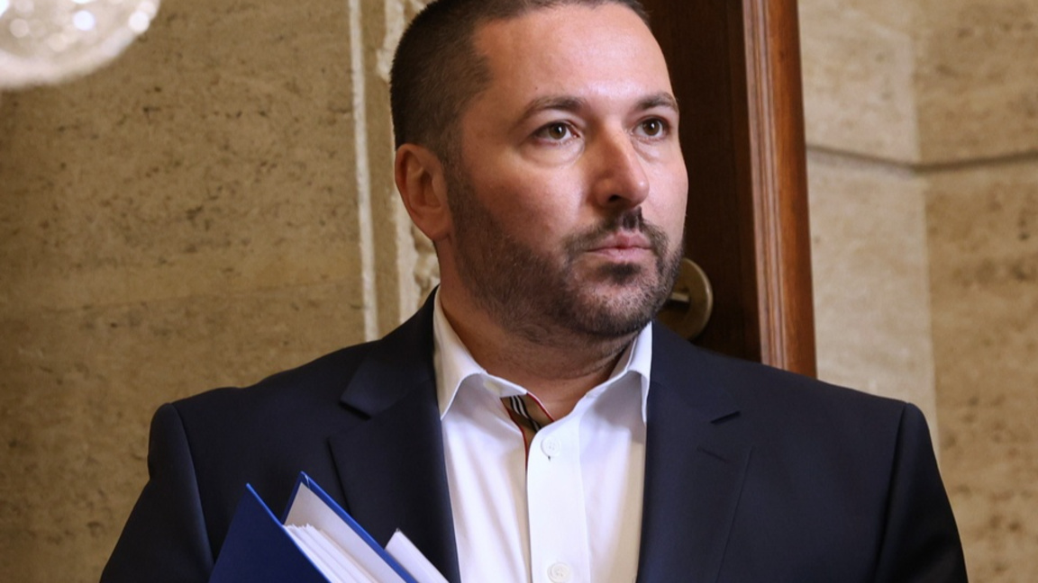 Николай Попов