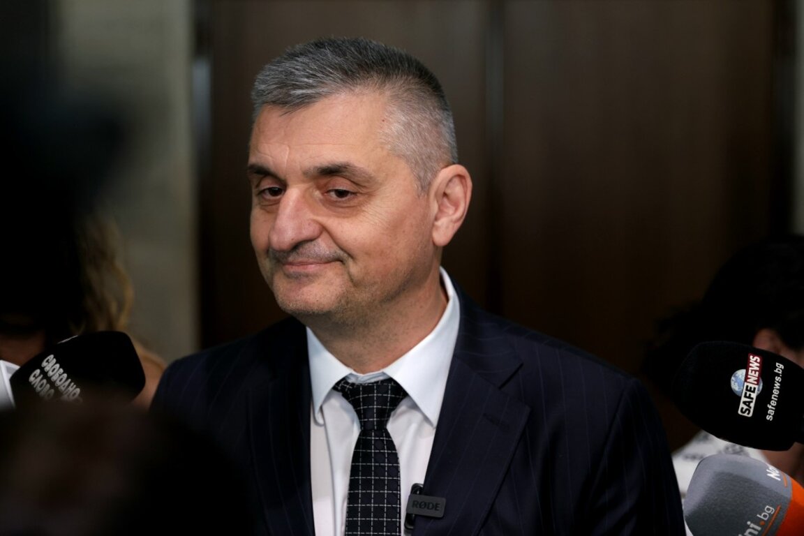 Кирил Добрев