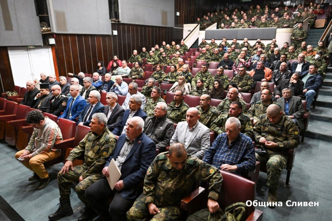 В Сливен отбелязаха празника на Сухопътните войски и 140 години от Сръбско-българската война