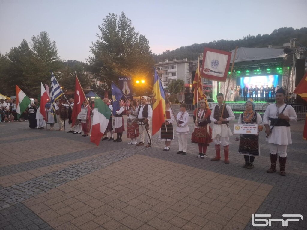 Неделино събра таланти от целия свят във фолклорен фестивал за двугласно пеене