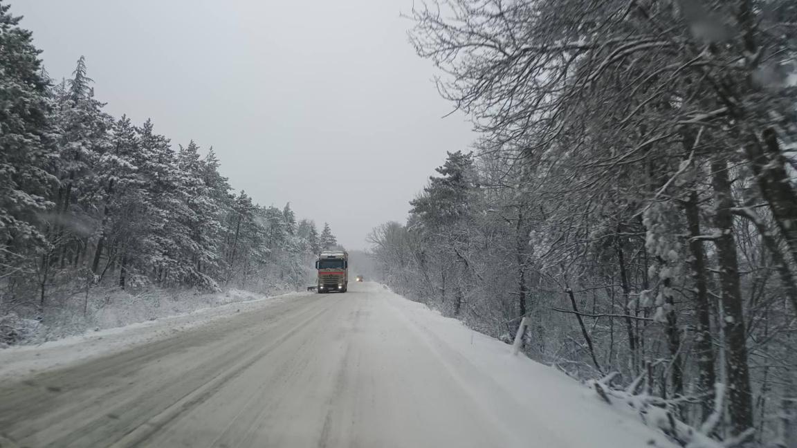 49 машини в област Бургас работят на терен (ОБНОВЕНА)