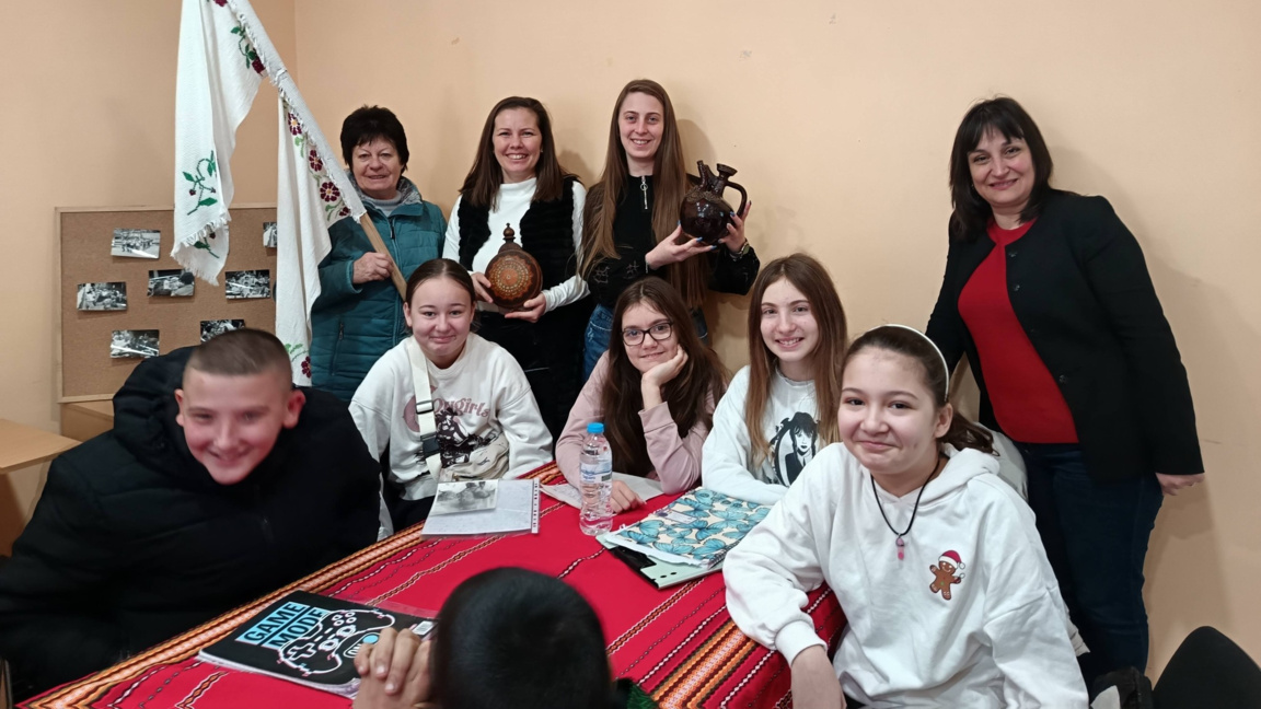 Петокласници научиха за сватбените ритуали в Зверино