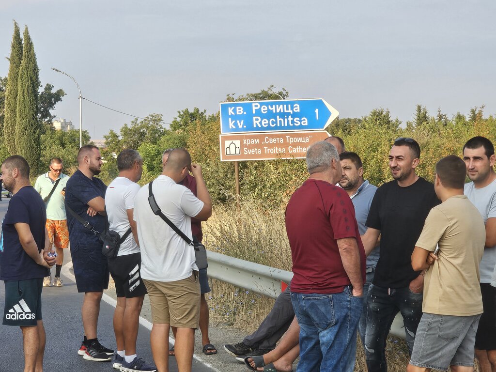 Земеделци: Липсата на държавна политика заплашва оцеляването на бранша