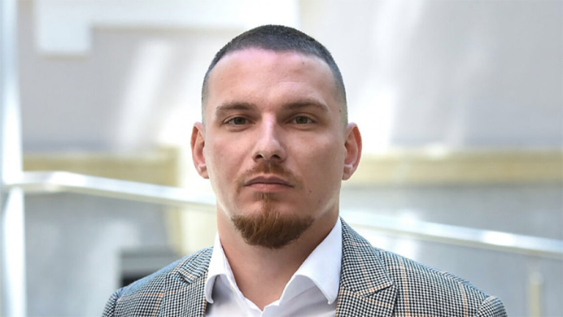 Адриан Николов