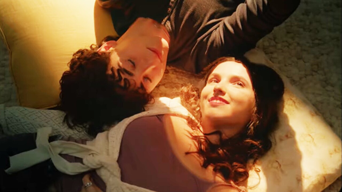 "Syze me ngjyrë rozë"