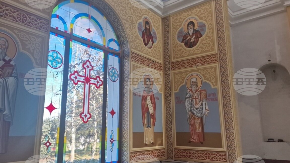 Събират дарения за храма