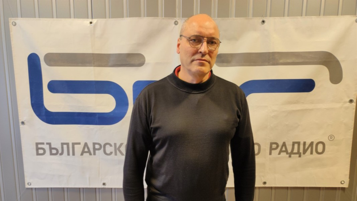 Владимир Томов