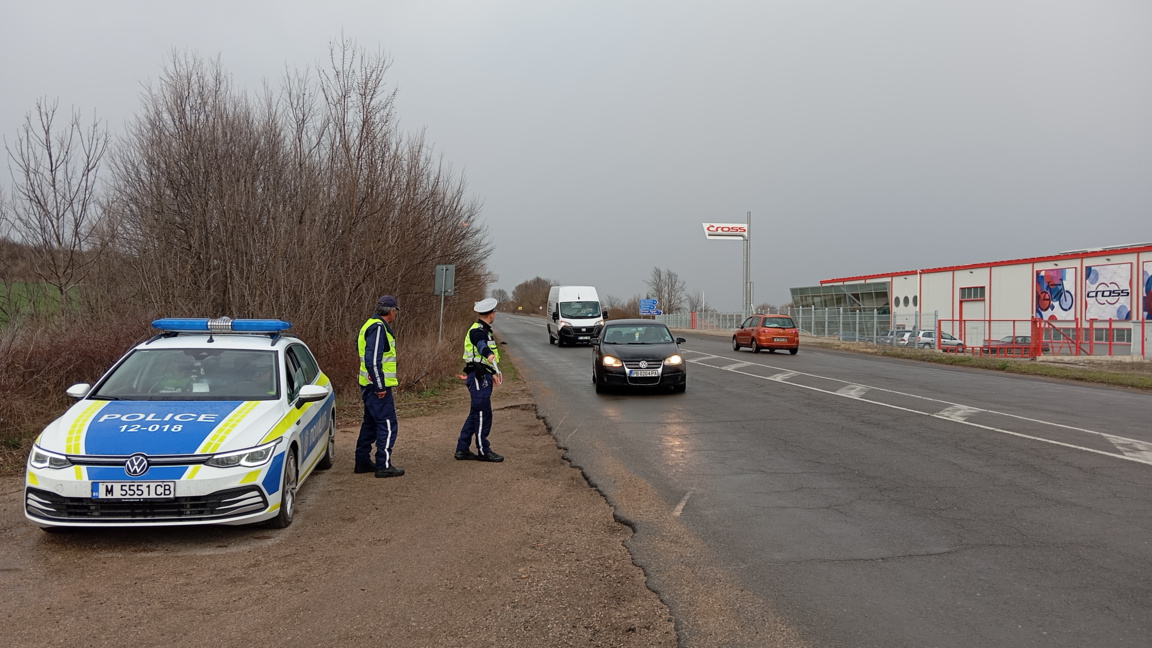 Засилен контрол по пътищата в област Монтана за празниците