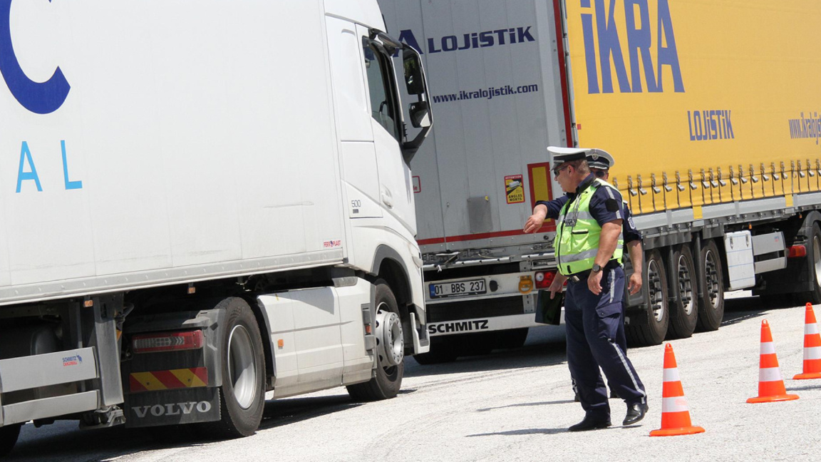 Truck traffic towards Türkiye is heavy