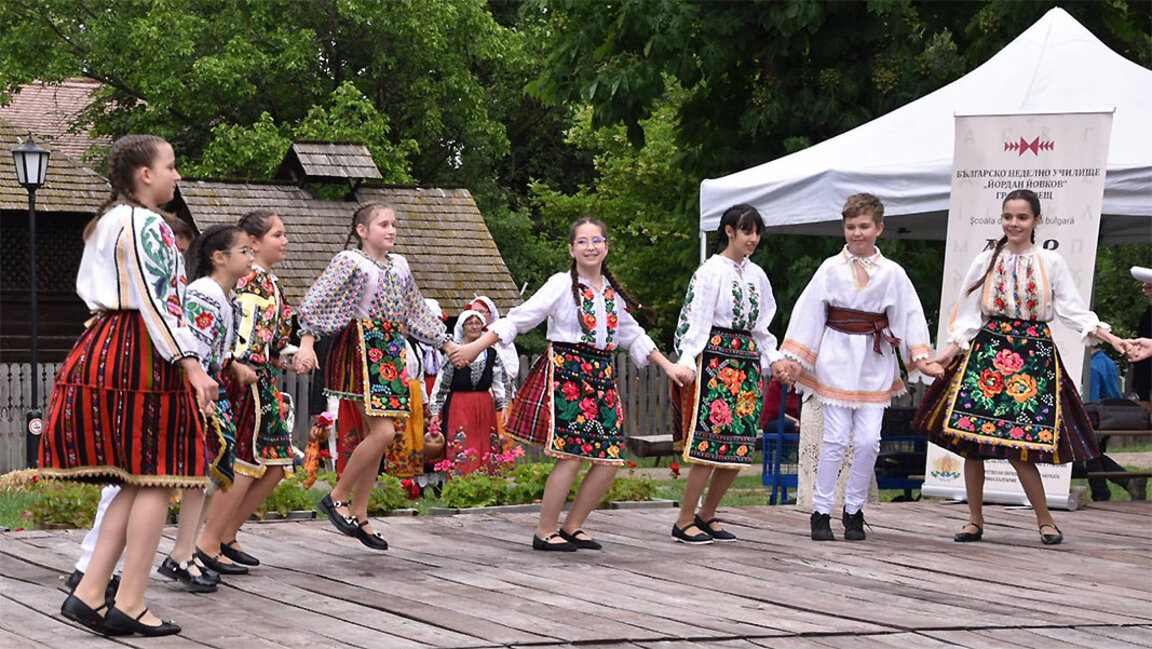 Celebraciones del Día del Alfabeto y la Cultura Búlgara por todo el mundo
