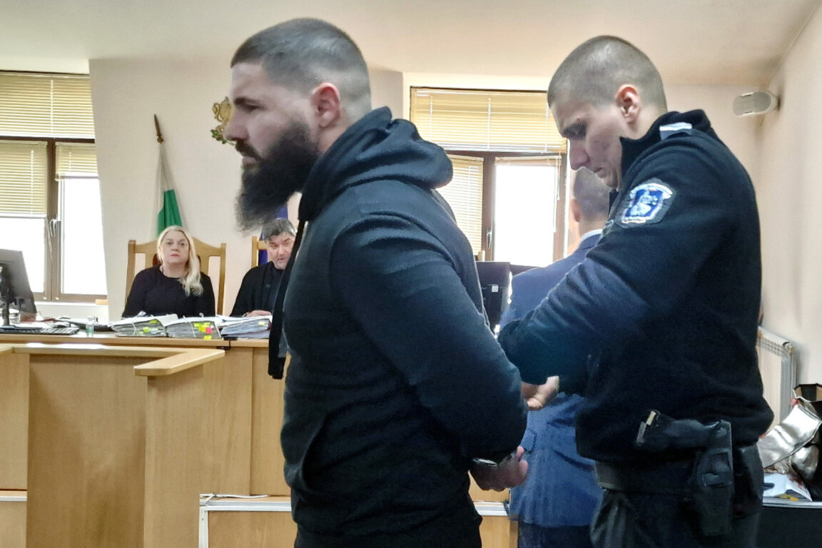 Делото "Дебора" продължава в районния съд в Пловдив