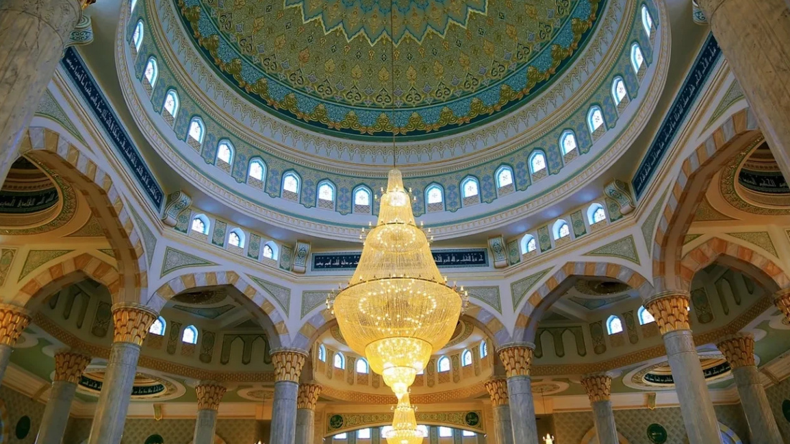 Снимка от вътрешността на джамията „Асланхане“