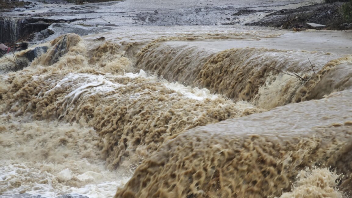 Las lluvias torrenciales provocan nuevas inundaciones locales, pero la situación se normaliza gradualmente