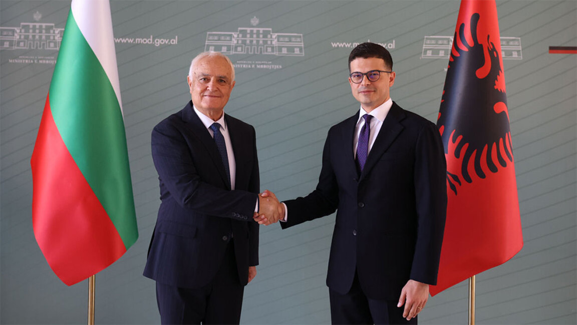 Ministrul Apărării Atanas Zapryanov s-a întâlnit cu omologul său Piro Vengu la Tirana