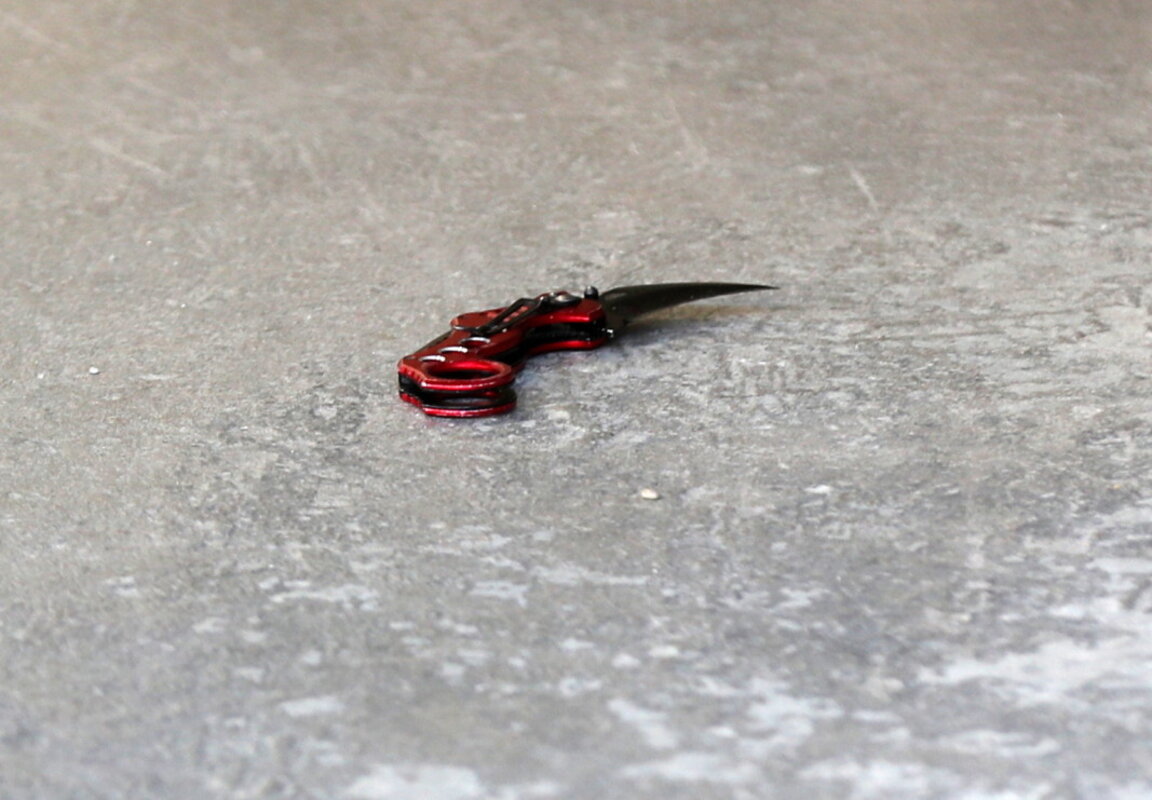 Непълнолетен младеж намушка 16-годишно момче в Ракитово