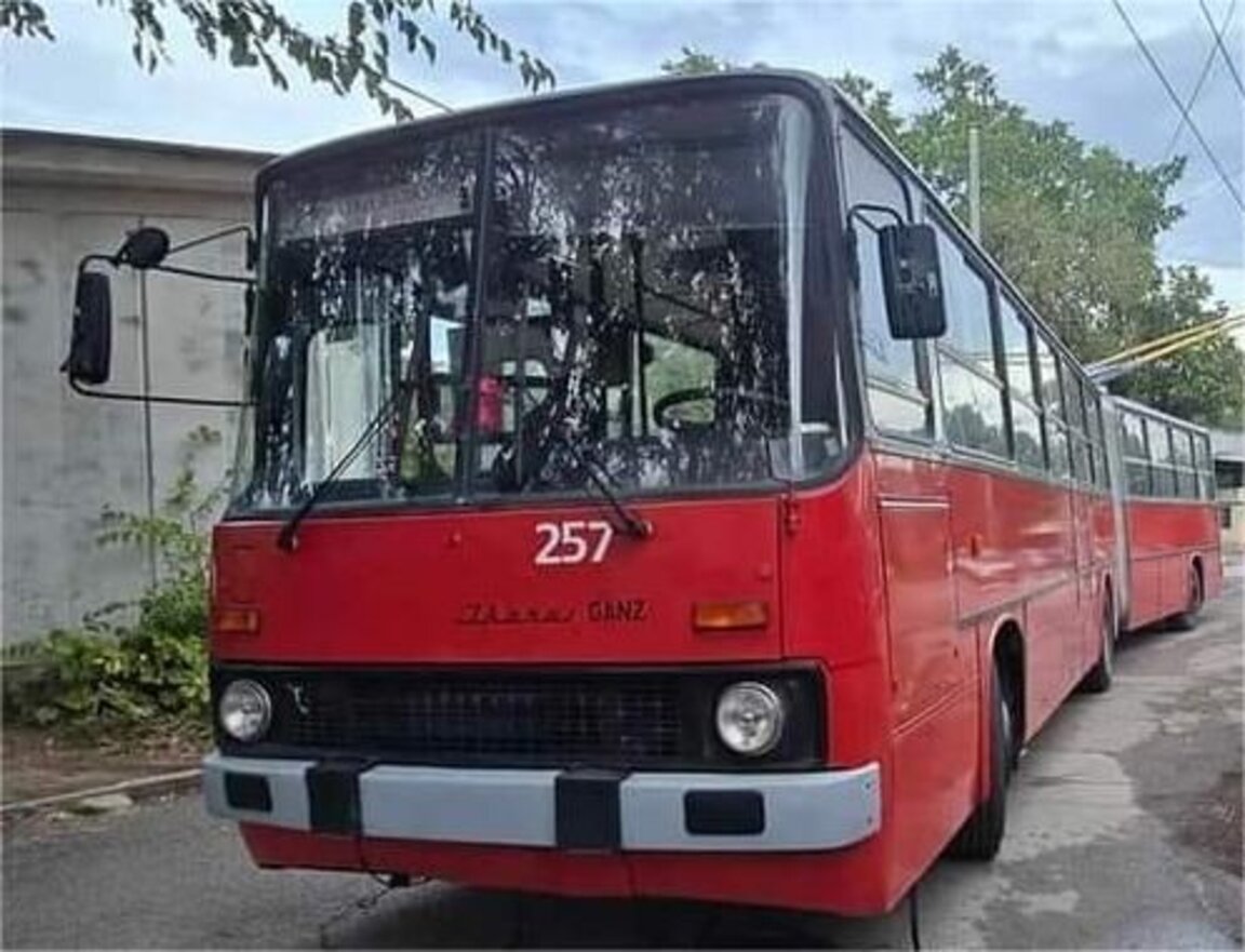 Пускат ретро автобус за празника на Сливен