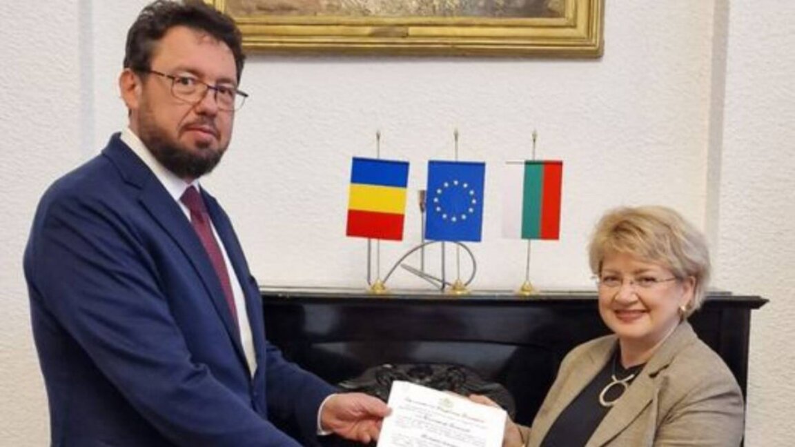 E.S. Brândușa Predescu și consolul onorofic român la Plovdiv Dimitar Beleliev