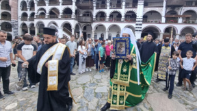 Посрещнаха патриарха и Хавайската икона на Св. Богородица в Рилския манастир 