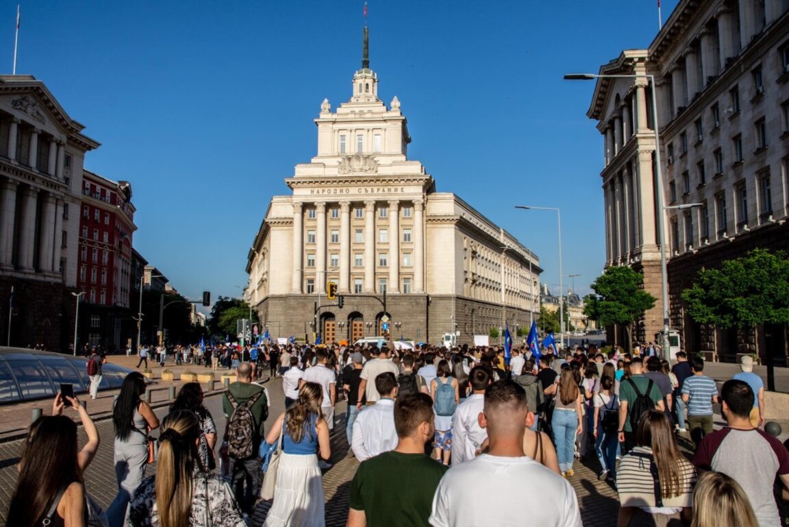 Младите медици простестират за достойно бъдеще в България