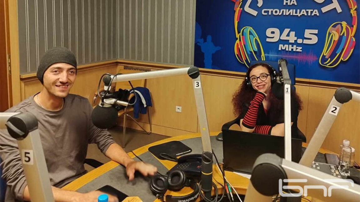 Юлиан Спасов в студиото на Радио София