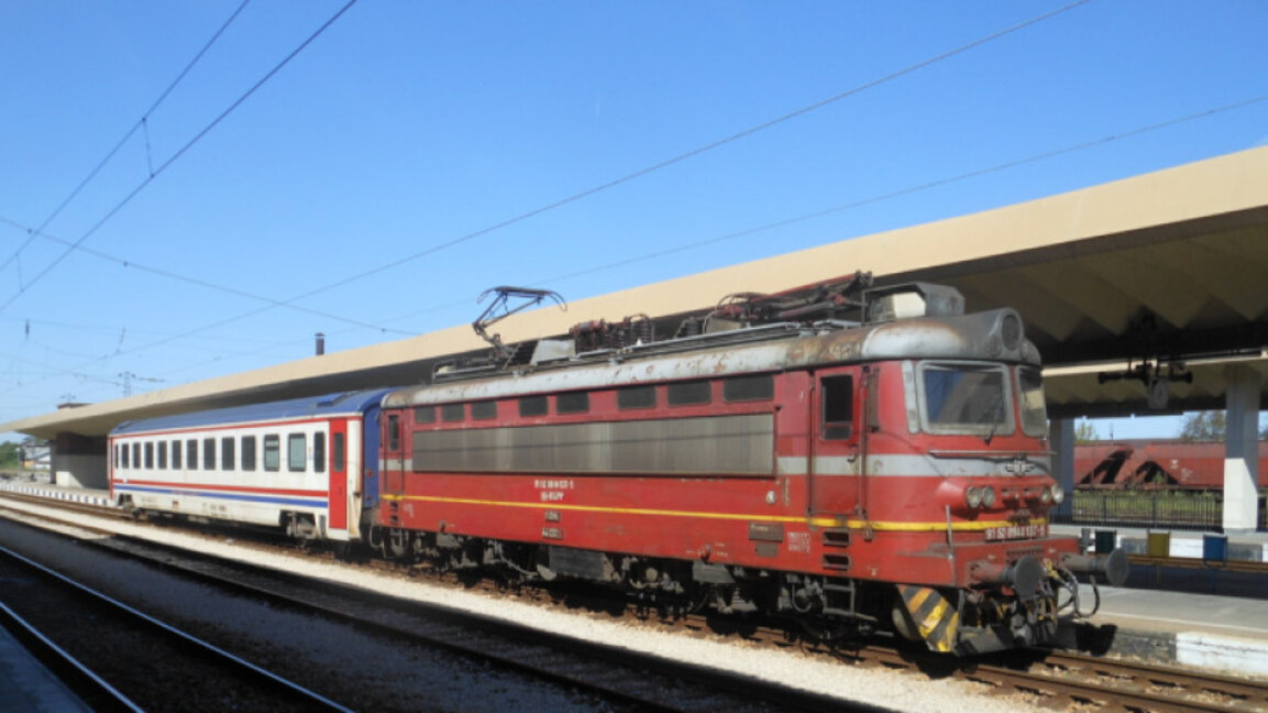 Razgrad-Samuil arasındaki tren seferleri elektrik iletim hattındaki arıza nedeniyle durduruldu