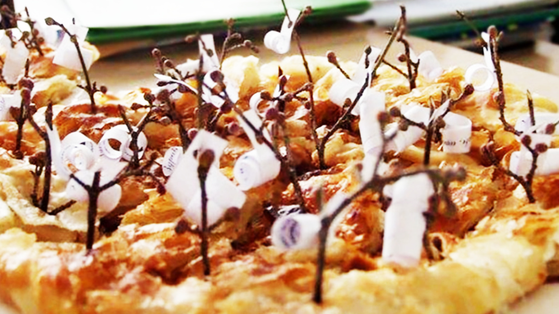 Am Neujahr suchen Jung und Alt in der Baniza das ihnen zugeteilte Los