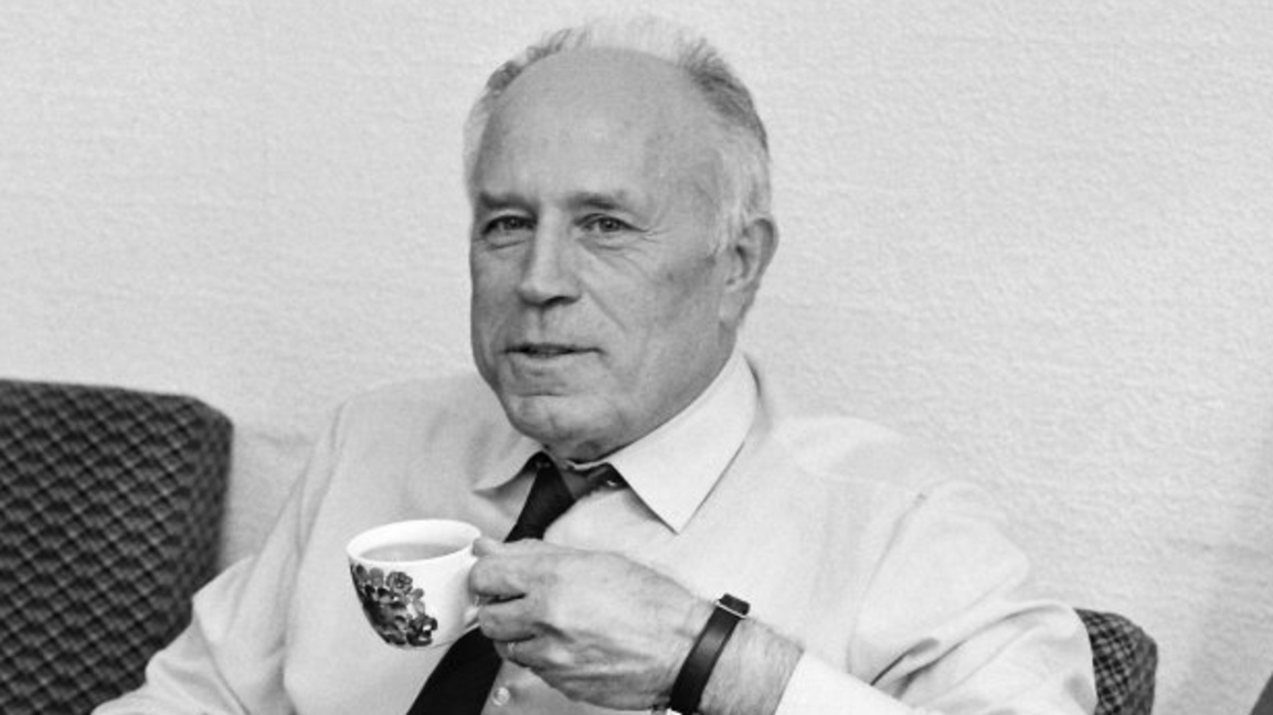 Николай Хайтов