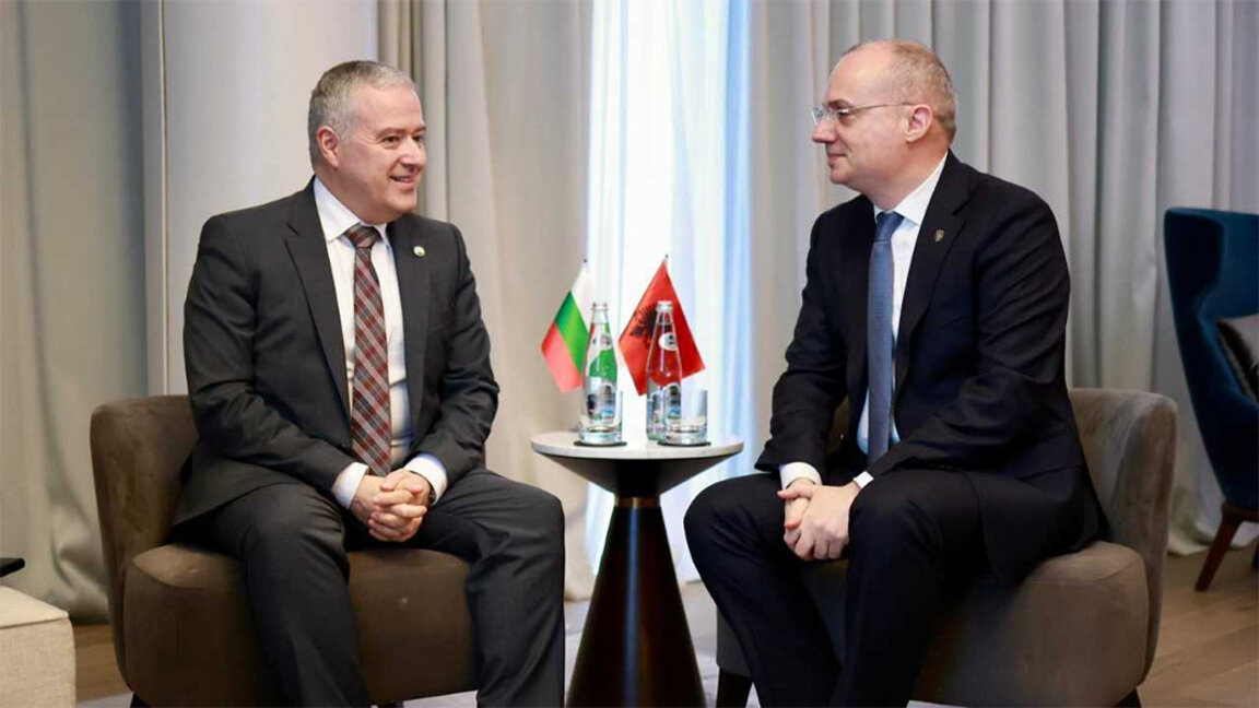 Ivan Kondov (L) and Igli Hasani