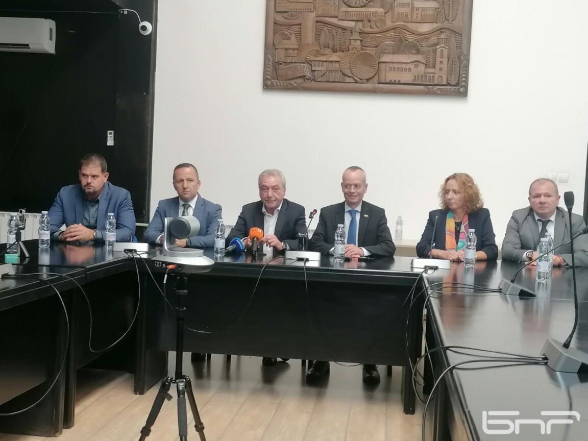Министър, представители на ББР и кметът на Благоевград обсъдиха бъдещето на Цигарената фабрика