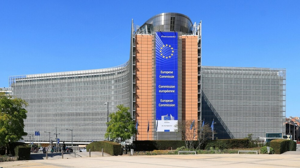 ЕК задейства механизма rescEU за транспортиране на хора от Близкия изток