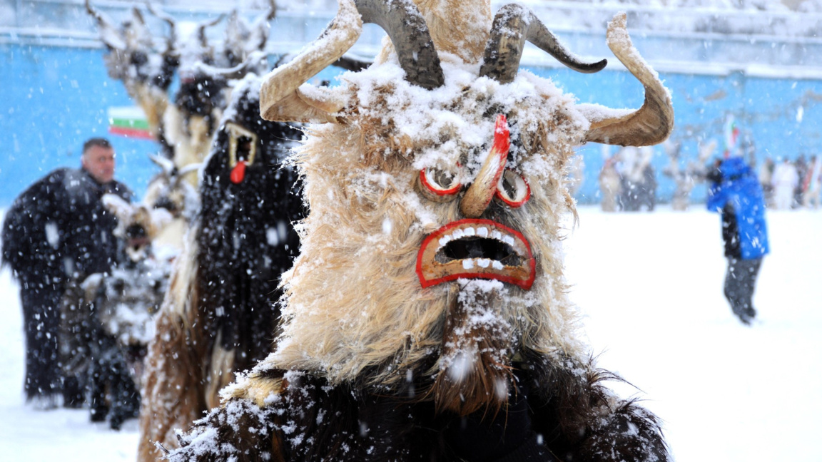 Simitli “Kukeri” Maskeli Oyunları Festivali’nde sihir ve gelenekler