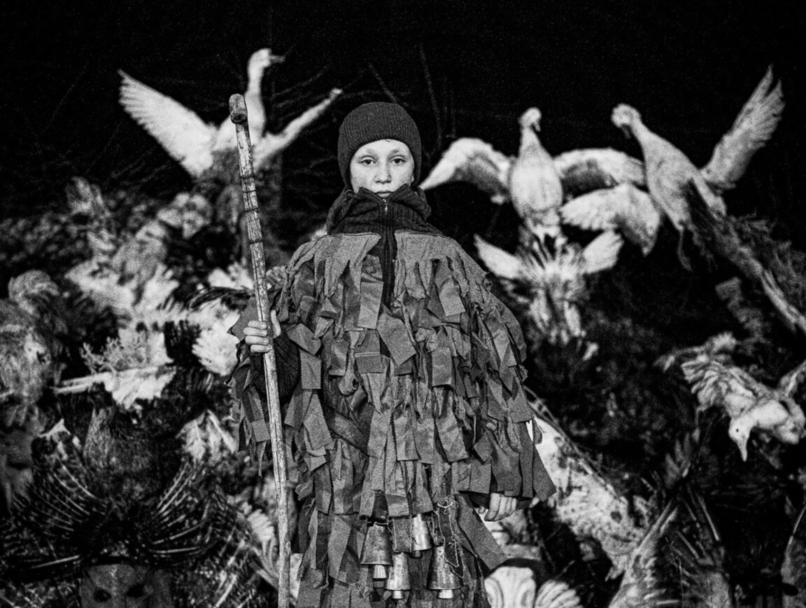 "Син, но го няма небето" – визуален разказ за пътя на една майка към тишината на аутизма