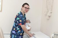 Вдъхновени акушерки: Chat GPT и най-големите митове за кърменето