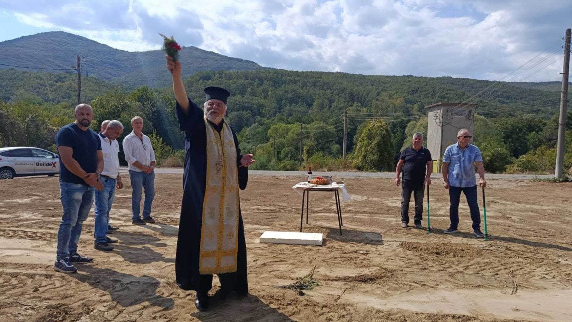 Започва строителството на параклис в земенското село Враня стена