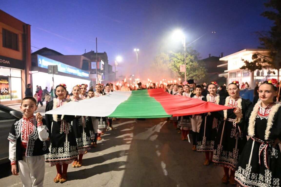 Кметът на Елин Пелин забрани празнуването на "Хелоуин" заради Деня на народните будители
