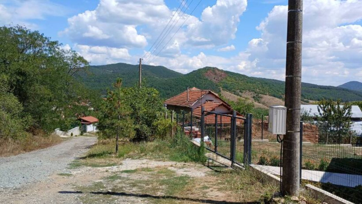 Все повече българи и чужденци избират живот на село