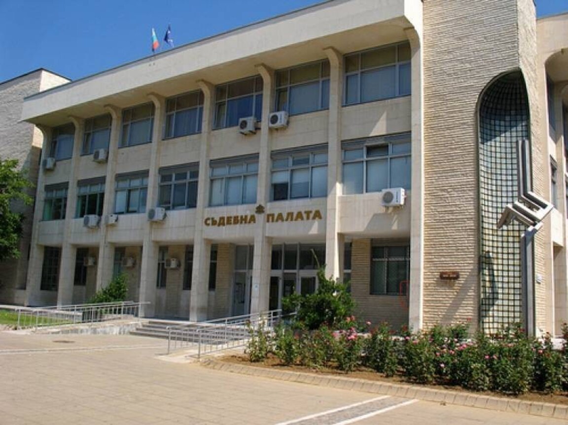 Три години затвор за шофьор, задържан на ГКПП "Кулата" с над 80 кг марихуана