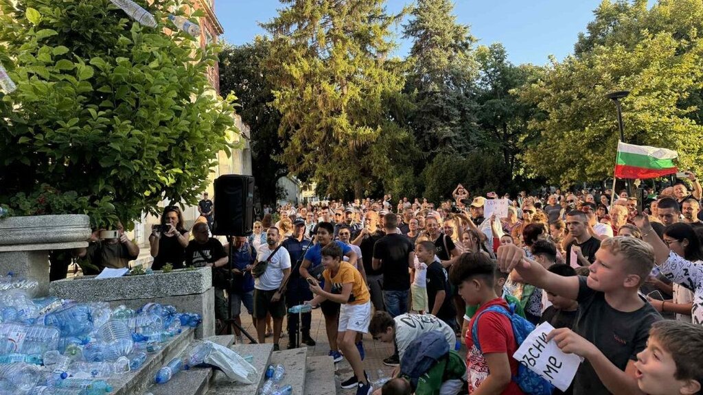 Peste 260.000 de persoane din Bulgaria se confruntă cu penuria de apă