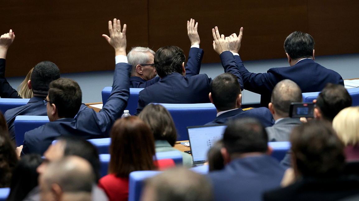 Депутатите гласуваха единодушно за оставката на правителството