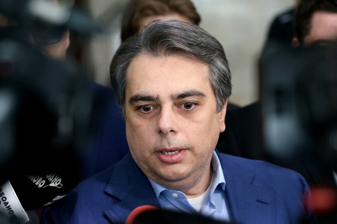 Асен Василев