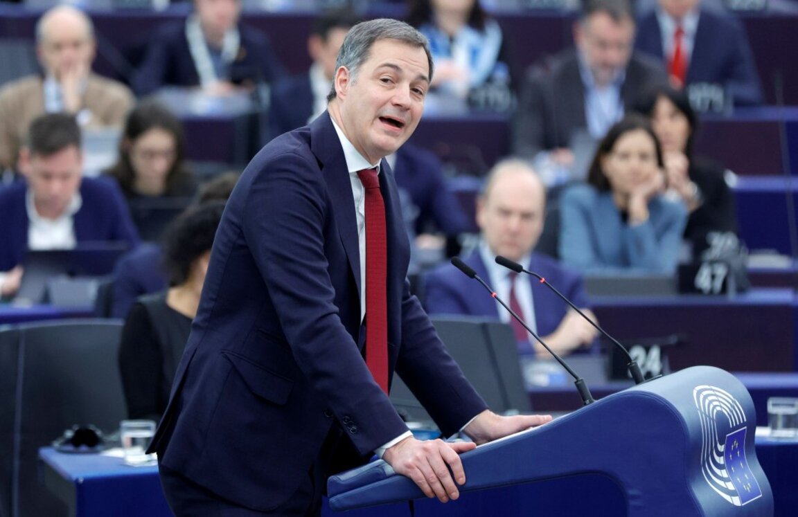 Министър-председателят на Белгия Александър де Кро говори пред Европейския парламент в Страсбург - 16 януари 2023