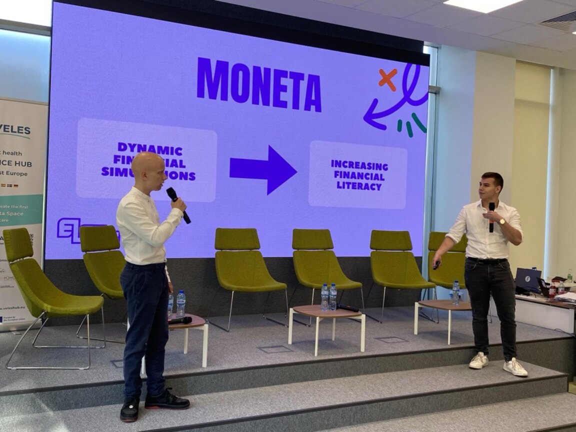 Ученически стартъп обучава потребителите на финансови умения