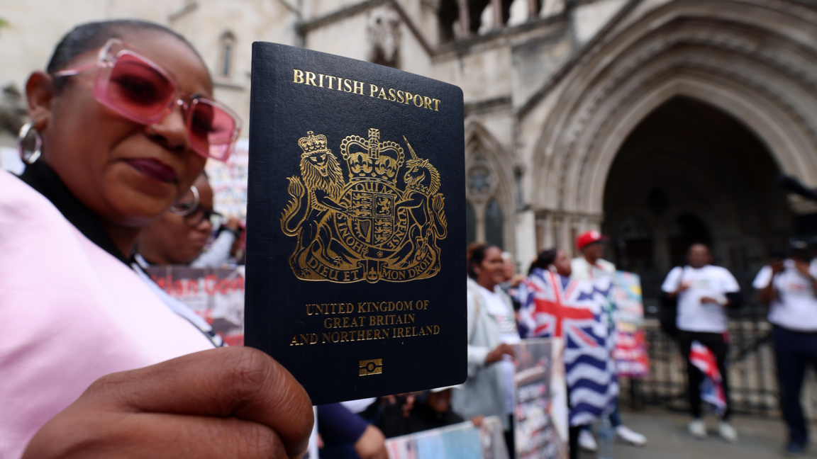 Британци с двойно гражданство не могат да влизат в UK с небритански паспорт