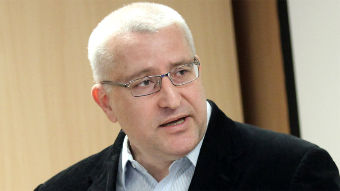 Проф. Светослав Малинов: Времето на Даниел Митов изтича