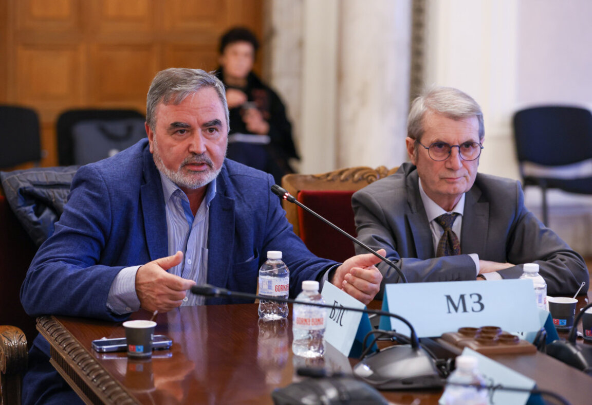 На комисия: Отпада карантината за заразените с Covid-19 и контактните им