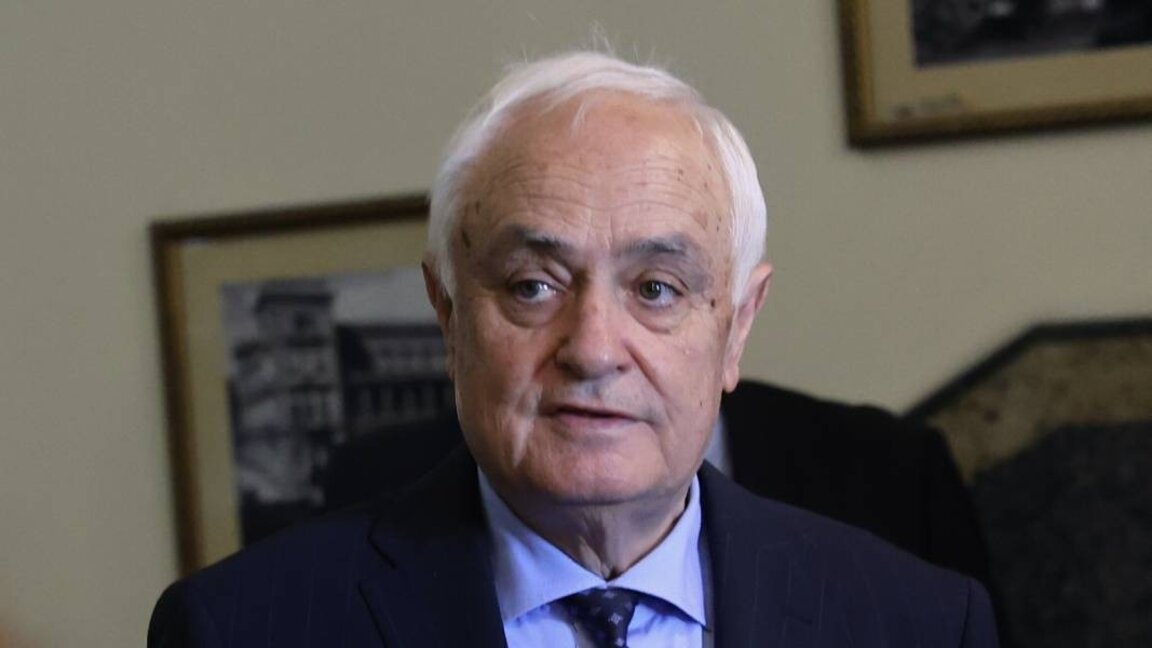 Bulgaria trebuie să își reorganizeze și să își modernizeze industria de armament, afirmă ministrul Zapryanov