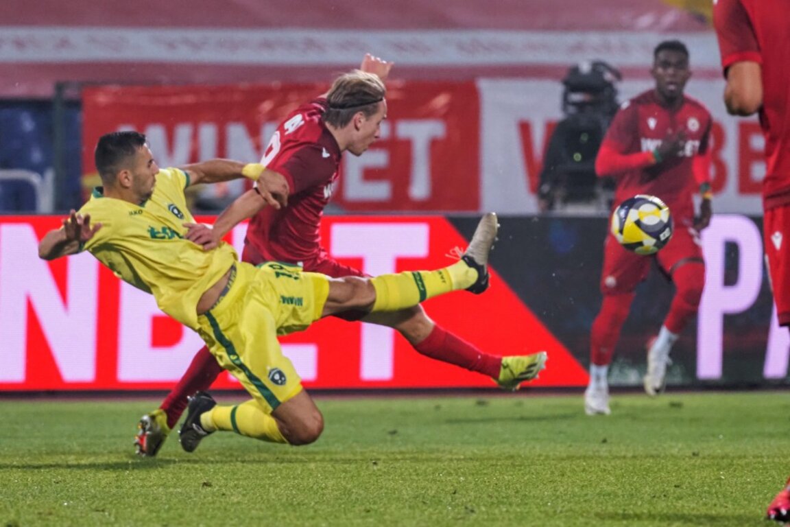 ЦСКА и Лудогорец завършиха 0:0
