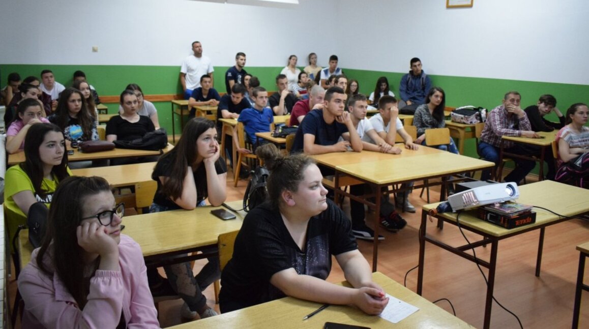 Анкетом се испитује интересовање матураната из бугарске мањине у Србији за универзитете у Бугарској